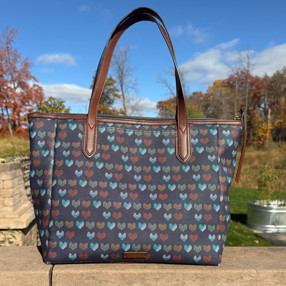 GUC! Fossil Heart Pattern Flag Large Leather Navy Blue Brown Tote Bag - Picture 3 of 11